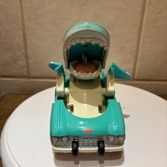 2006 Fisher Price Transforming Shark head Car Nivores Hot Rod Toy 6.5" - Picture 3 of 10